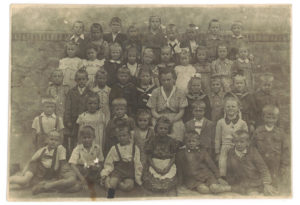 Uczniowie Szkoły Podstawowej w Jaworzynie Śląskiej 1951