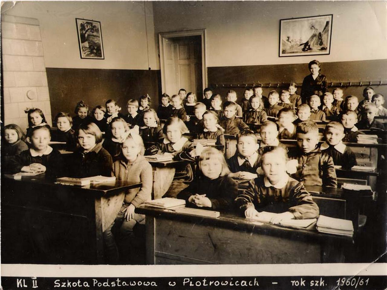 306. Fotografie – Uczniowie Szkoły Podstawowej w Piotrowicach Świdnickich, 1960/61
