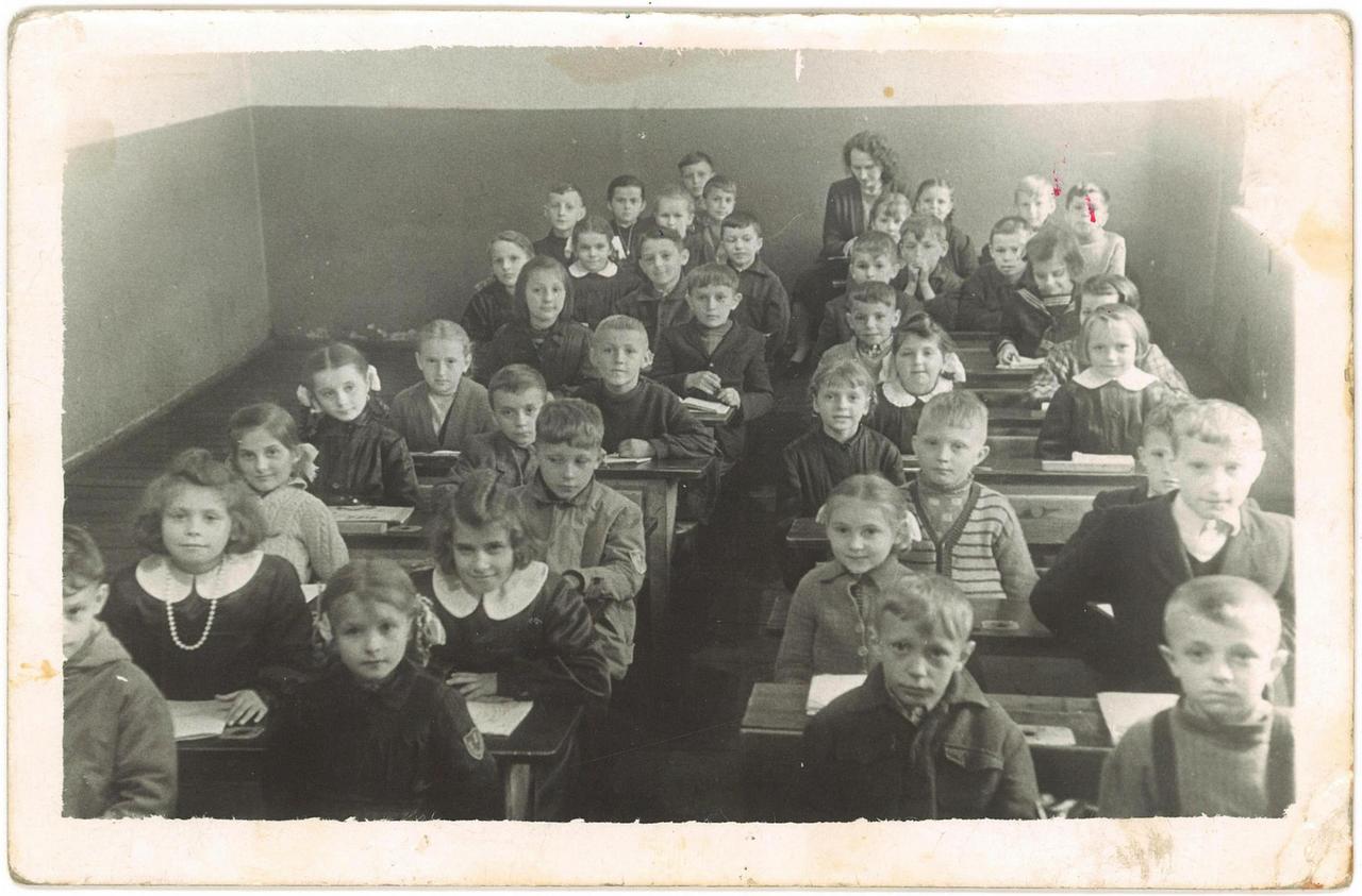 297. Fotografia – Szkoła Podstawowa w Jaworzynie Śląskiej, klasa IIa, 1958/59